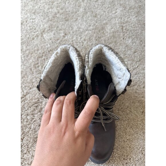 Just Fab Women's Size 7 Brown Ankle Combat Boots Fur Hiker Lace Up Baddie - Picture 2 of 8